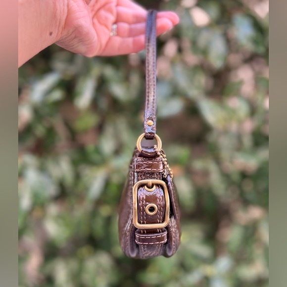 Coach Zoe mini chocolate brown patent leather - Picture 4 of 13